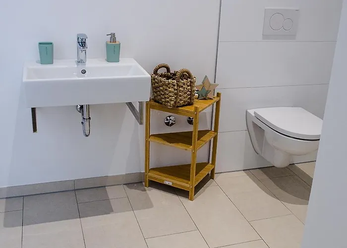 Louis & Louise Neustadt I Digital Check In Brémy